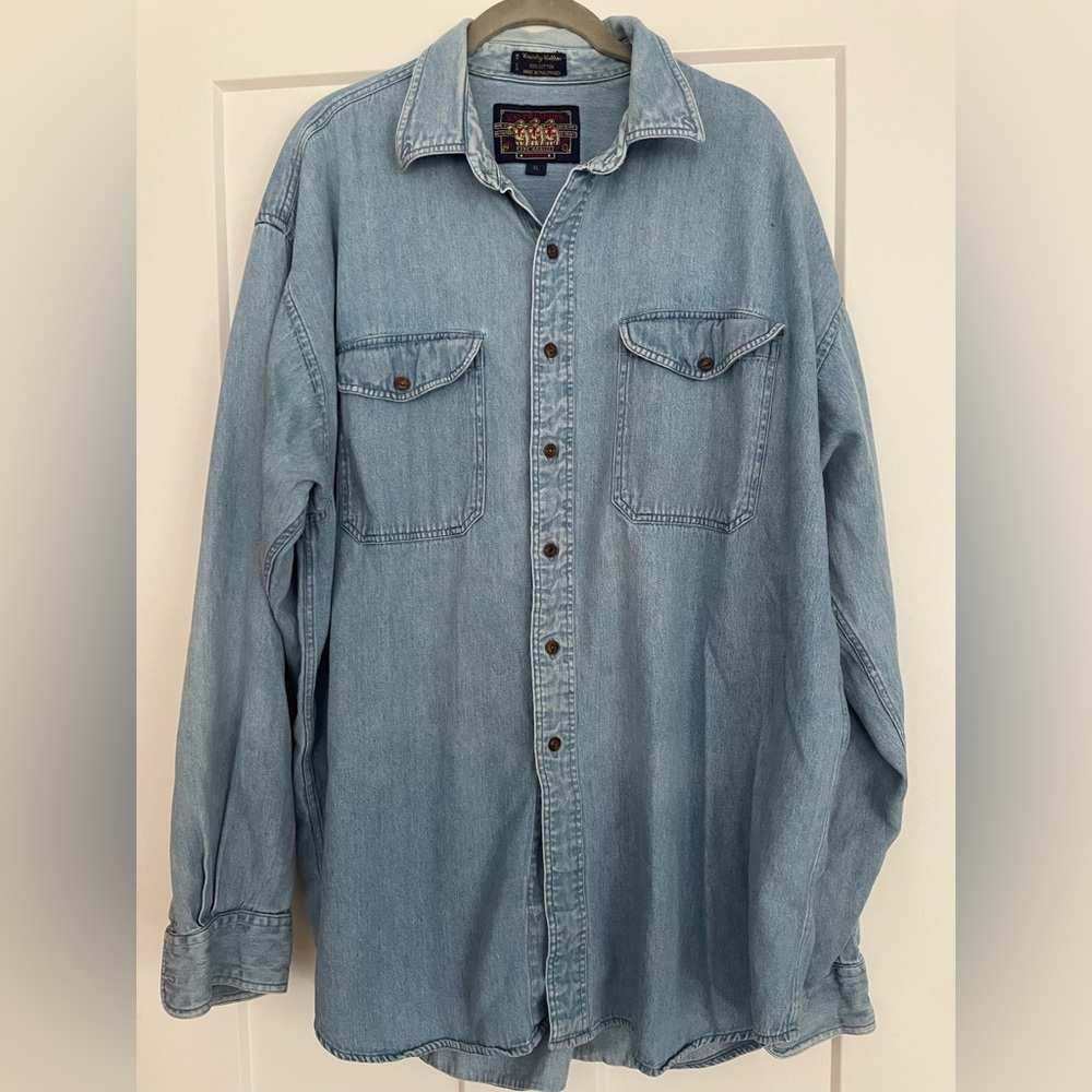 Vintage Ralph Lauren CHAPS Size XL Light Blue Denim Shirt